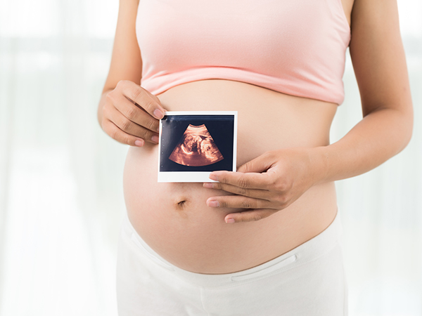 逆子になると危険 出産のリスクや対策は マタニティフォトのポータルサイト Mamany のブログ
